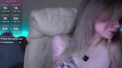 Snapshot of sandylay chatting on 06-16-26, 01:41 Sandy online show from 06-16-26, 01:41