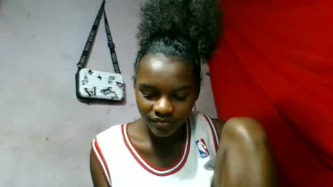 Snapshot of sanelie09 chatting on 06-06-26, 03:28 sanelie09 online show from 06-06-26, 03:28