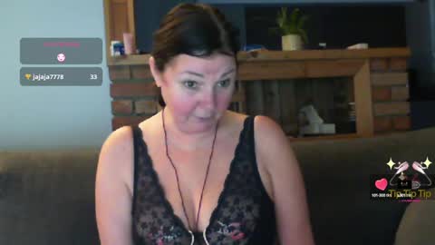 Snapshot of sanroom chatting on 02-06-25, 03:41 sanroom online show from 02-06-25, 03:41