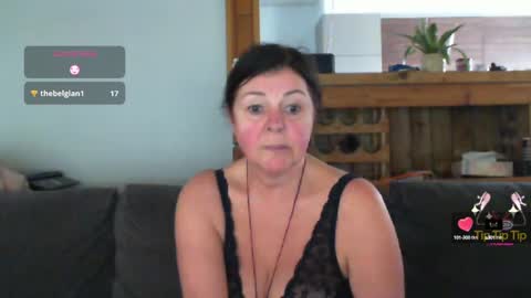 Snapshot of sanroom chatting on 02-26-25, 03:41 sanroom online show from 02-26-25, 03:41