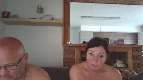 Snapshot of sanroom chatting on 09-30-25, 02:11 sanroom online show from 09-30-25, 02:11