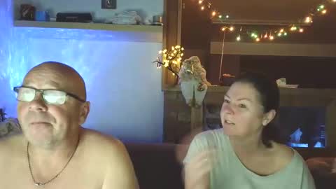 Snapshot of sanroom chatting on 11-14-25, 03:44 sanroom online show from 11-14-25, 03:44