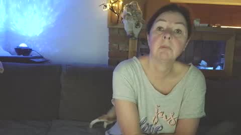 Snapshot of sanroom chatting on 11-18-25, 03:49 sanroom online show from 11-18-25, 03:49