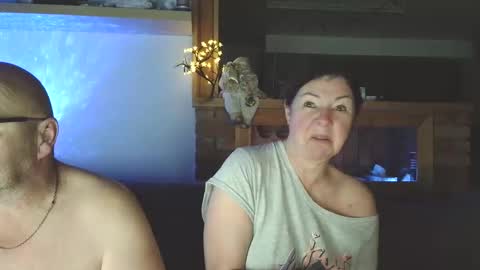 Snapshot of sanroom chatting on 11-19-25, 02:50 sanroom online show from 11-19-25, 02:50