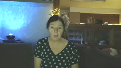 Snapshot of sanroom chatting on 12-16-25, 03:39 sanroom online show from 12-16-25, 03:39