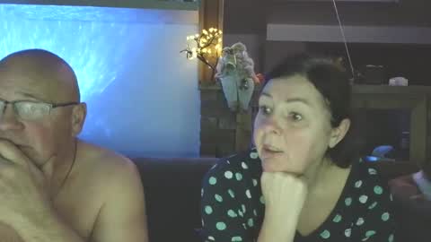 sanroom online show from 12-17-25, 03:51