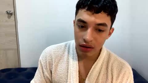 Snapshot of santi36rt chatting on 05-20-26, 02:18 santi36rt online show from 05-20-26, 02:18