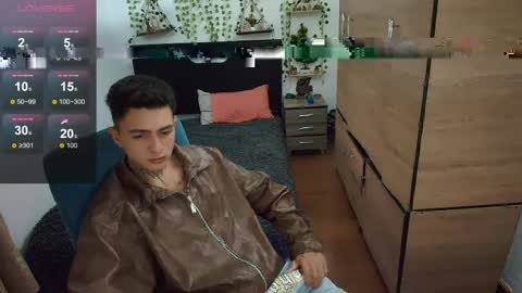Snapshot of santi_ss chatting on 04-21-26, 01:42 santi_ss online show from 04-21-26, 01:42