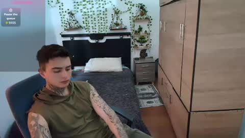 Snapshot of santi_ss chatting on 04-25-26, 04:15 santi_ss online show from 04-25-26, 04:15