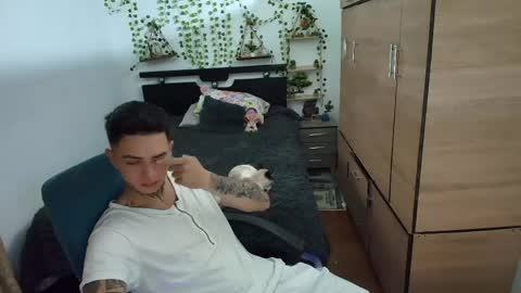 Snapshot of santi_ss chatting on 05-03-26, 12:38 santi_ss online show from 05-03-26, 12:38