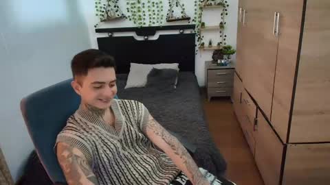 Snapshot of santi_ss chatting on 05-13-26, 03:31 santi_ss online show from 05-13-26, 03:31