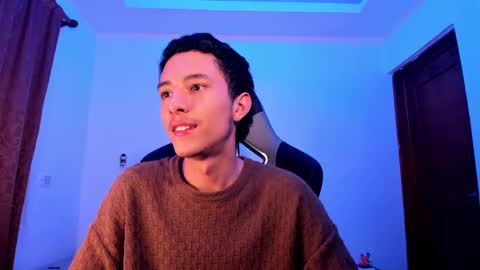 Snapshot of santi_twink19 chatting on 12-10-24, 06:01 santi_twink19 online show from 12-10-24, 06:01