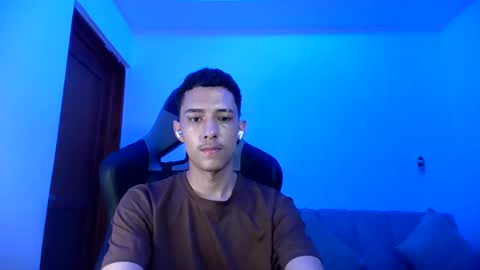 Snapshot of santi_twink19 chatting on 02-01-25, 03:08 santi_twink19 online show from 02-01-25, 03:08