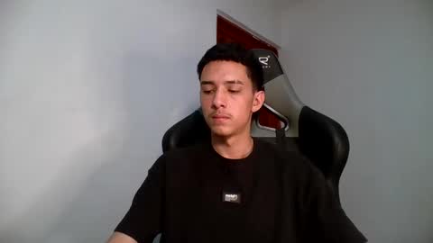 Snapshot of santi_twink19 chatting on 02-13-25, 12:46 santi_twink19 online show from 02-13-25, 12:46