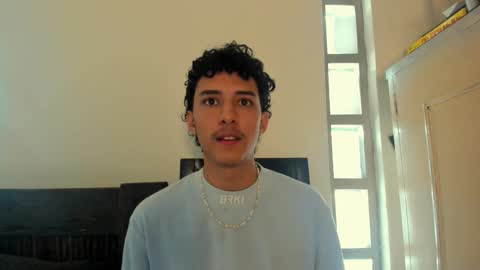 Snapshot of santi_twink19 chatting on 10-07-25, 04:59 santi_twink19 online show from 10-07-25, 04:59