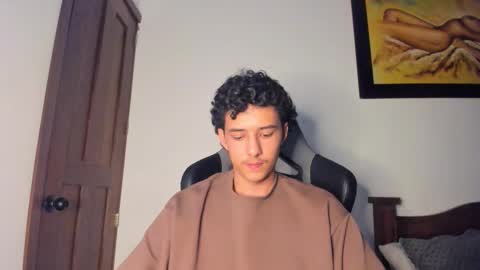 Snapshot of santi_twink19 chatting on 10-21-25, 11:27 santi_twink19 online show from 10-21-25, 11:27