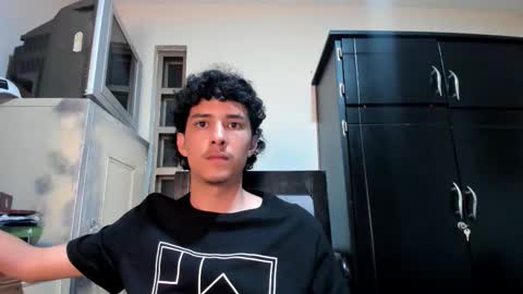 santi_twink19 online show from 02-03-26, 06:40