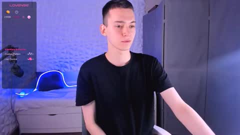 Snapshot of santiago__perez chatting on 11-28-25, 02:53 santiago__perez online show from 11-28-25, 02:53