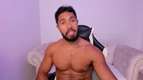 santiago_huntt online show from 02-12-26, 07:53