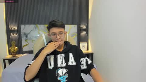 santiago_russo18 online show from 09-10-25, 12:38