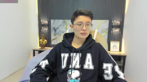 santiago_russo18 online show from 09-17-25, 12:07