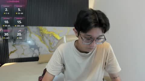 santiago_russo18 online show from 11-24-25, 02:11