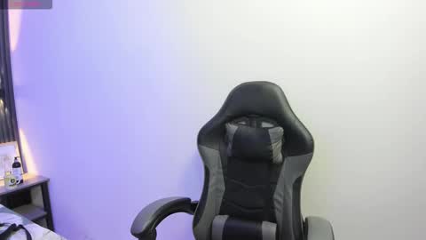 santiago_russo18 online show from 02-22-26, 08:07