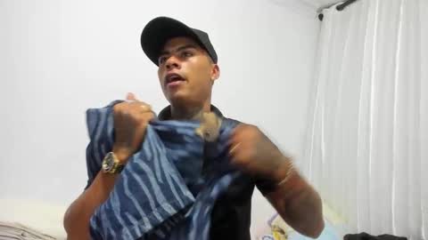 Snapshot of santiagogtx chatting on 11-01-25, 12:45 Santiago online show from 11-01-25, 12:45