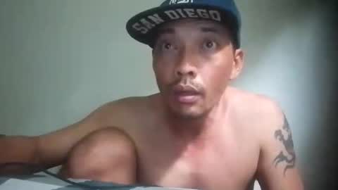 santichai561323 online show from 11-18-25, 04:17