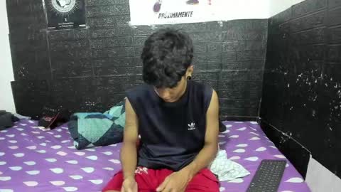 Snapshot of santos_xd chatting on 05-26-26, 03:24 santos online show from 05-26-26, 03:24