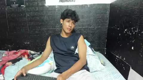 Snapshot of santos_xd chatting on 06-12-26, 04:00 santos online show from 06-12-26, 04:00