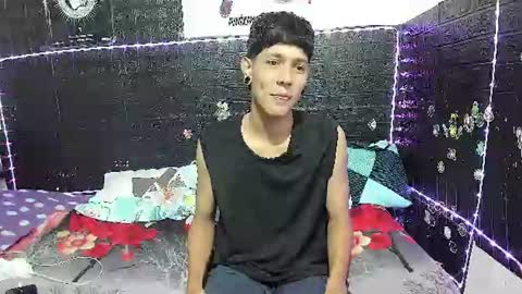 Snapshot of santos_xd chatting on 06-19-26, 03:11 santos online show from 06-19-26, 03:11