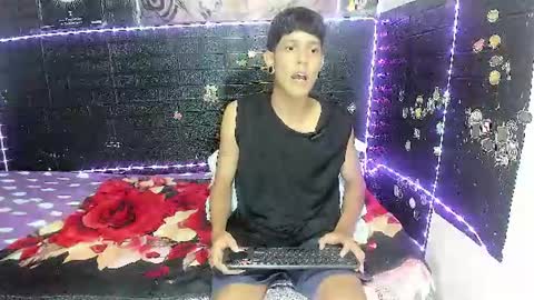 Snapshot of santos_xd chatting on 06-20-26, 03:42 santos online show from 06-20-26, 03:42