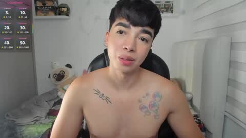 Snapshot of santy7u7 chatting on 04-24-26, 01:46 Mr. Santiago online show from 04-24-26, 01:46
