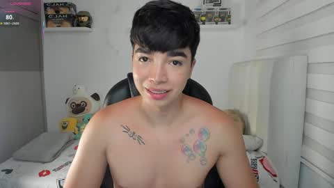 Snapshot of santy7u7 chatting on 04-29-26, 01:37 Mr. Santiago online show from 04-29-26, 01:37