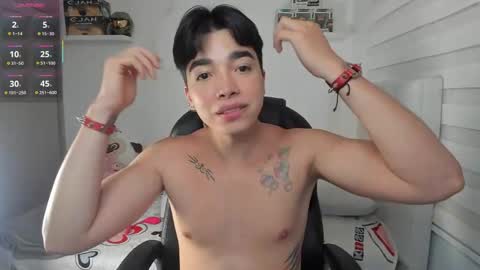 Snapshot of santy7u7 chatting on 04-30-26, 01:28 Mr. Santiago online show from 04-30-26, 01:28