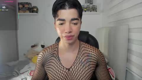 Snapshot of santy7u7 chatting on 05-03-26, 01:28 Mr. Santiago online show from 05-03-26, 01:28