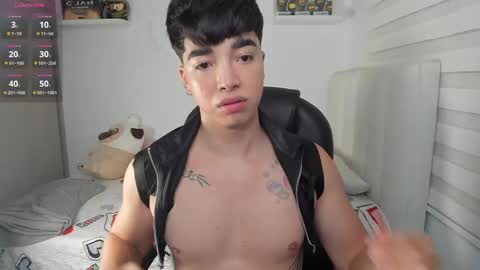 Snapshot of santy7u7 chatting on 05-24-26, 01:38 Mr. Santiago online show from 05-24-26, 01:38