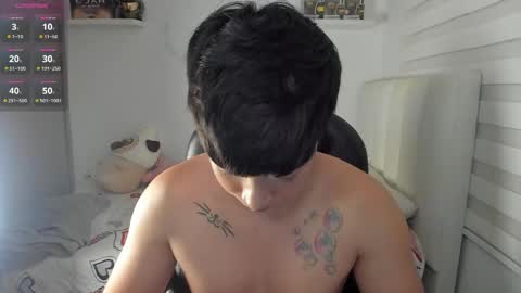Snapshot of santy7u7 chatting on 05-30-26, 01:52 Mr. Santiago online show from 05-30-26, 01:52