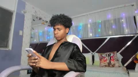 Snapshot of santy_bigcock_01 chatting on 03-17-26, 11:57 santy online show from 03-17-26, 11:57