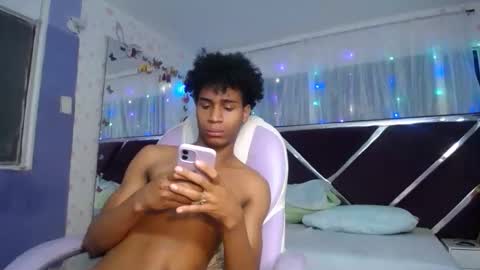 Snapshot of santy_bigcock_01 chatting on 04-01-26, 01:41 santy online show from 04-01-26, 01:41