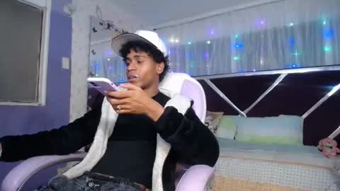 Snapshot of santy_bigcock_01 chatting on 04-13-26, 02:00 santy online show from 04-13-26, 02:00