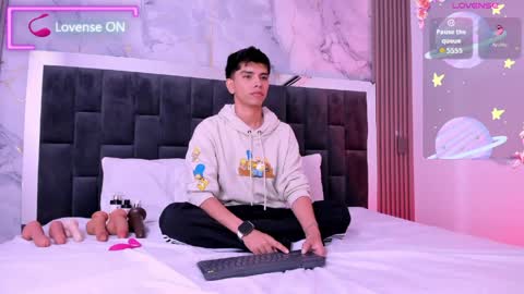 Santiago Carrington online show from 03-30-26, 09:49