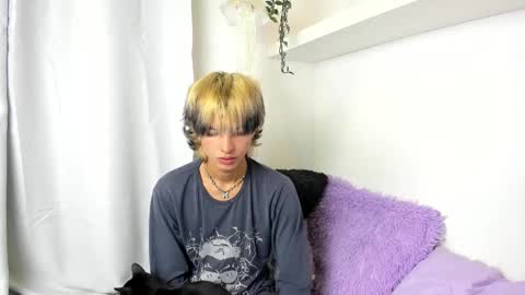 kitty online show from 12-04-24, 06:44