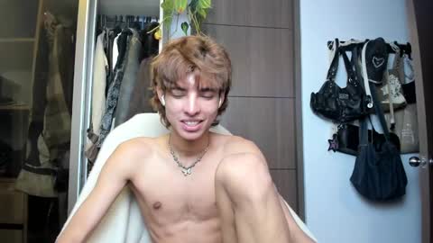 kitty online show from 02-04-25, 04:37