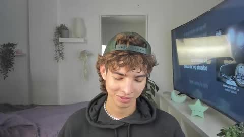 kitty online show from 12-05-25, 02:42