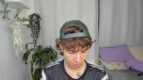 kitty online show from 12-22-25, 12:40