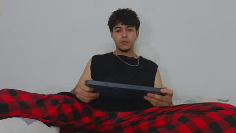 Snapshot of santybig18 chatting on 02-06-25, 10:15 santybig18 online show from 02-06-25, 10:15