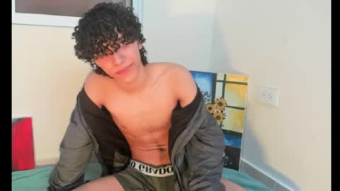 Snapshot of santyrizzo666 chatting on 06-12-26, 06:29 Santy Rizzo online show from 06-12-26, 06:29