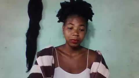 Snapshot of sanyah0123 chatting on 11-17-25, 04:13 sanyah0123 online show from 11-17-25, 04:13